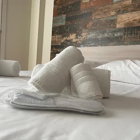 Bed & Breakfast New Paris &