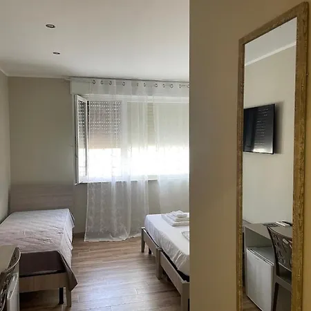 New Paris & 住宿加早餐酒店 4*